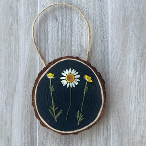 Mini floral wood slice gallery wall art - real pressed daisy and yellow buttercup flower art - wall hanging - plant lover gift